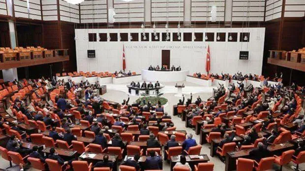 Gündem Son Dakika: Ekonomi ve Siyasi Gelişmeler Özeti