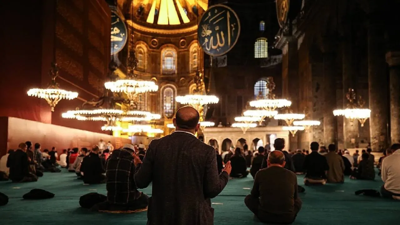 Mevlid Kandili 2025: Hangi Gün İdrak Edilecek?