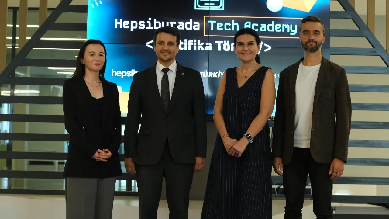 geleceğin teknoloji kariyeri: hangi yetenekler öne çıkıyor?