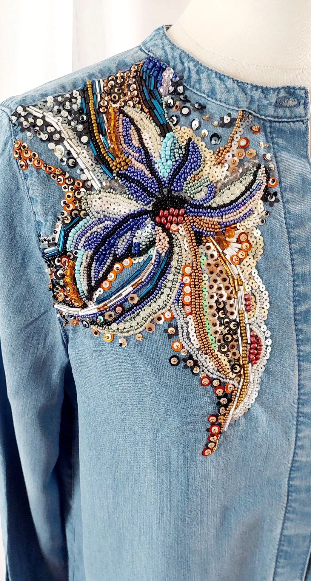 Embroidered design on clothing: Elevate your wardrobe