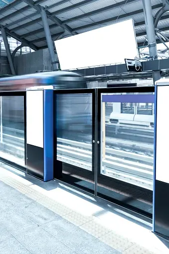 Metro İstasyonunda Reklam Panosu Düşmesi Olayı