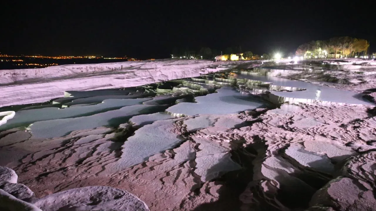 Pamukkale Gece Ziyareti: Tarihi Zenginlikleri Keşfedin