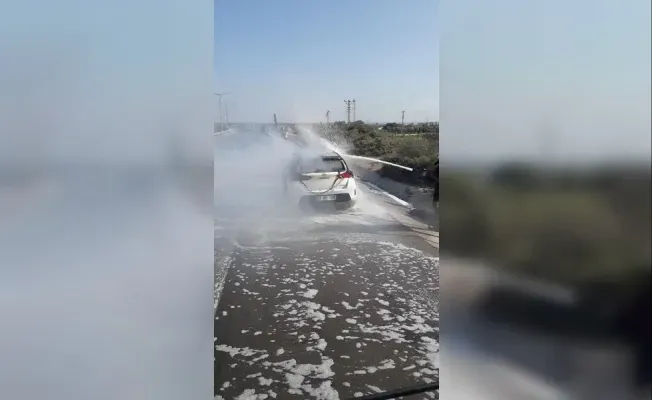 Tarsus Otoyol Yangını: Otomobil Alev Alev Yandı