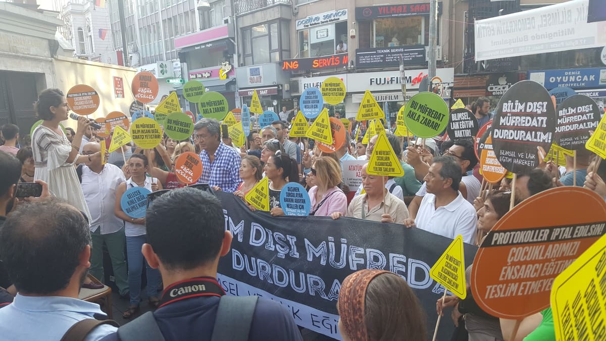 Türkiye’de Eğitimde Erişim Sorunları Ve Topluluk Destekli Çözümler