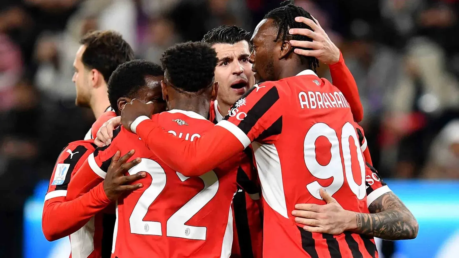 Milan İtalya Kupası Yarı Finalinde Inter'i Yendi