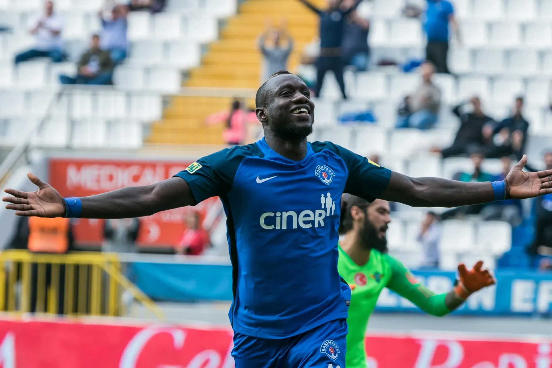 Mbaye Diagne Arabistan'da Gol Kralı Olmaya Devam Ediyor