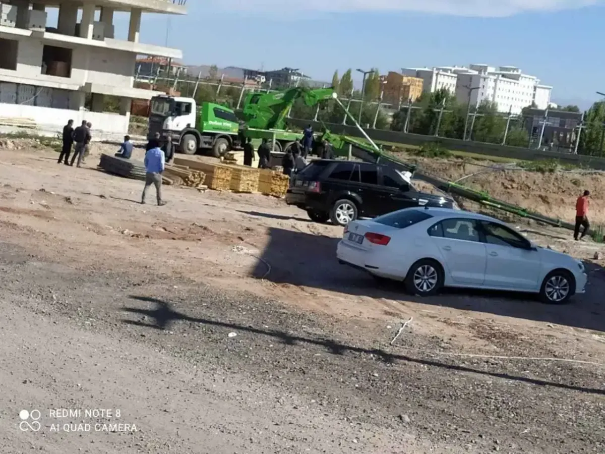 Van İnşaat Malzemesi Kazası: 2 Kişi Hayatını Kaybetti