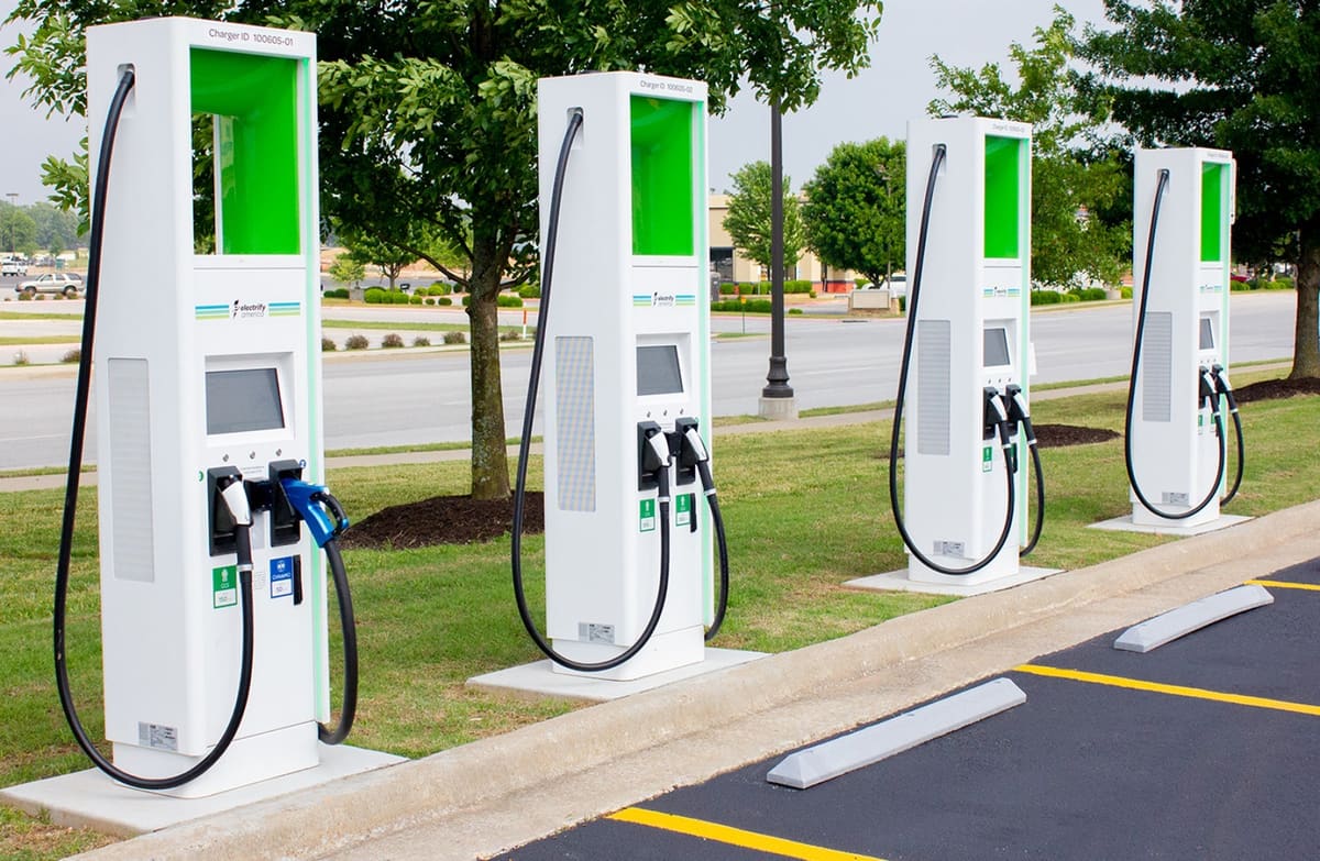 Elektrikli Araçlar İçin Yeni Hızlı Şarj İstasyonu Ağı
