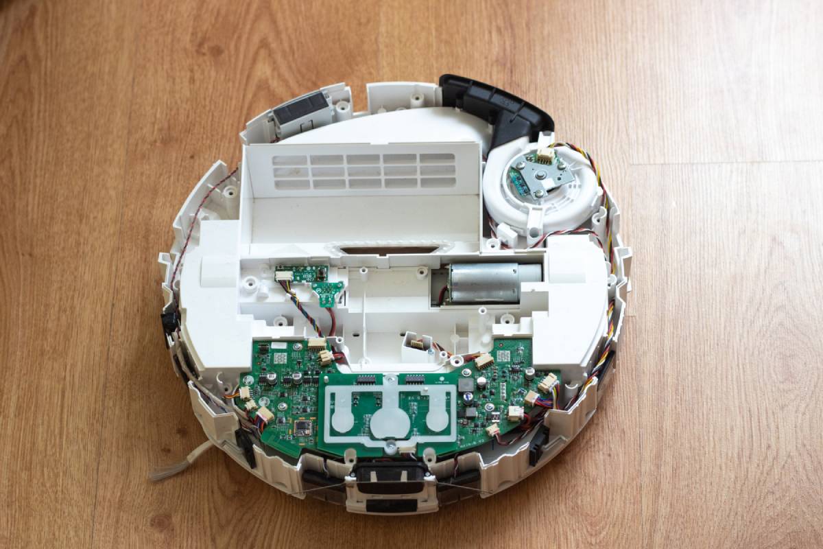 Eski Robot Süpürge Pilinizi Değiştirirken Nelere Dikkat Etmelisiniz?