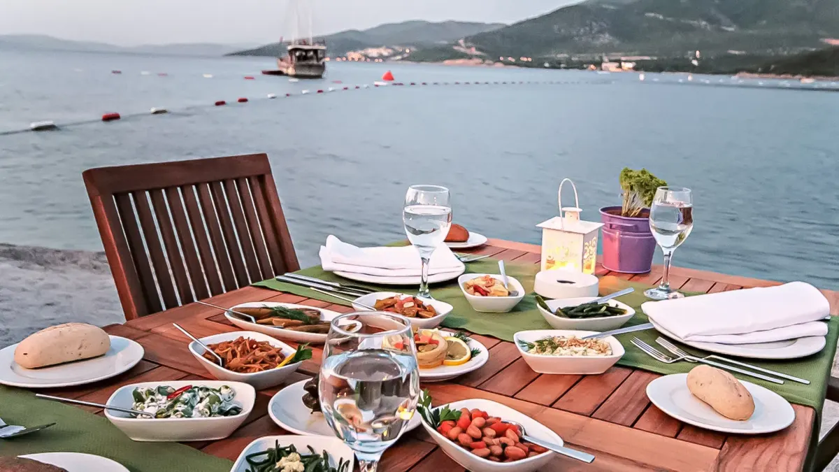 Tatilde Lezzet: Yerel Yemekler ve Gastronomi Rotaları Keşfi