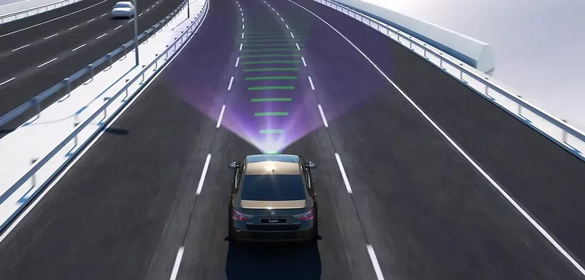 Otomobillerde en son teknoloji sensörler ve 360 kamera