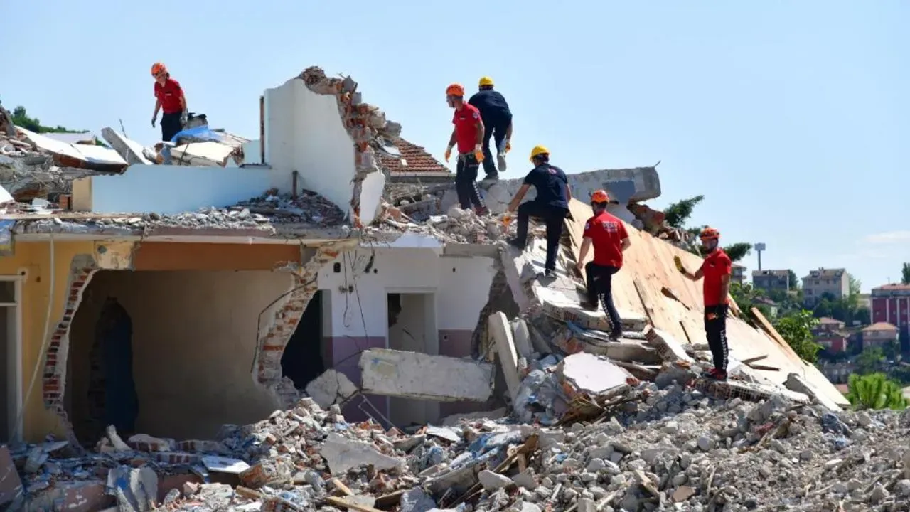 İstanbul Deprem Tatbikatı: Sağlık Hizmetleri Başarıyla Uygulandı