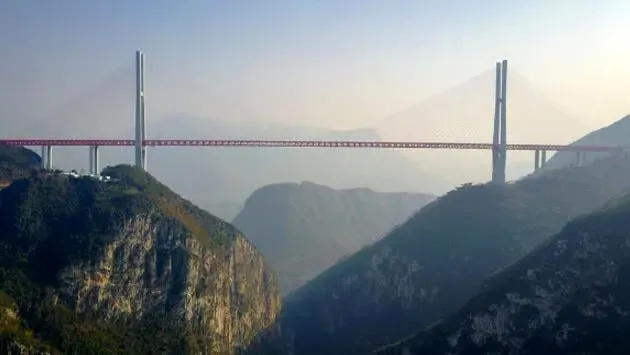 Dünyanın En Yüksek Köprüsü Huajiang Açılıyor
