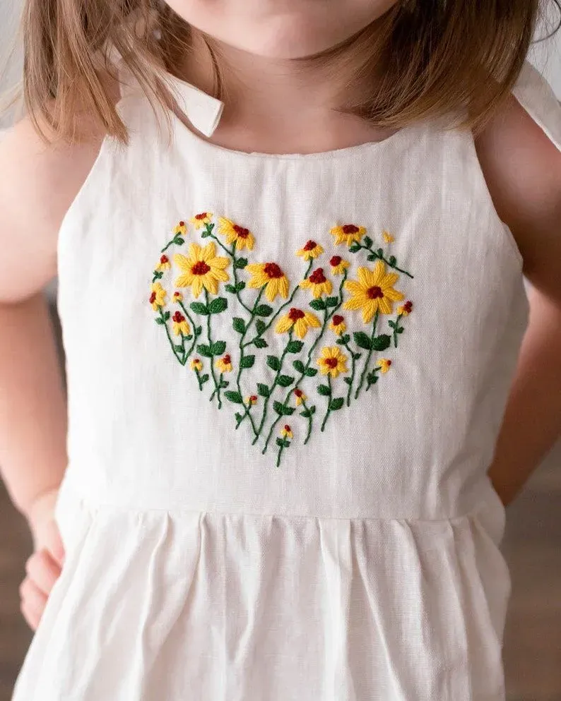 Embroidered design ideas for kids' clothes: playful patterns
