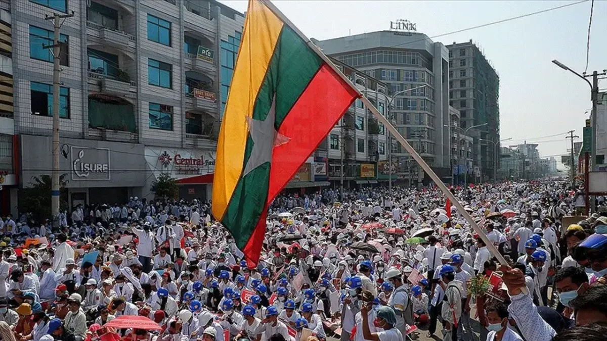 Myanmar Olağanüstü Hal Kaldırıldı: Gelecek Seçimler