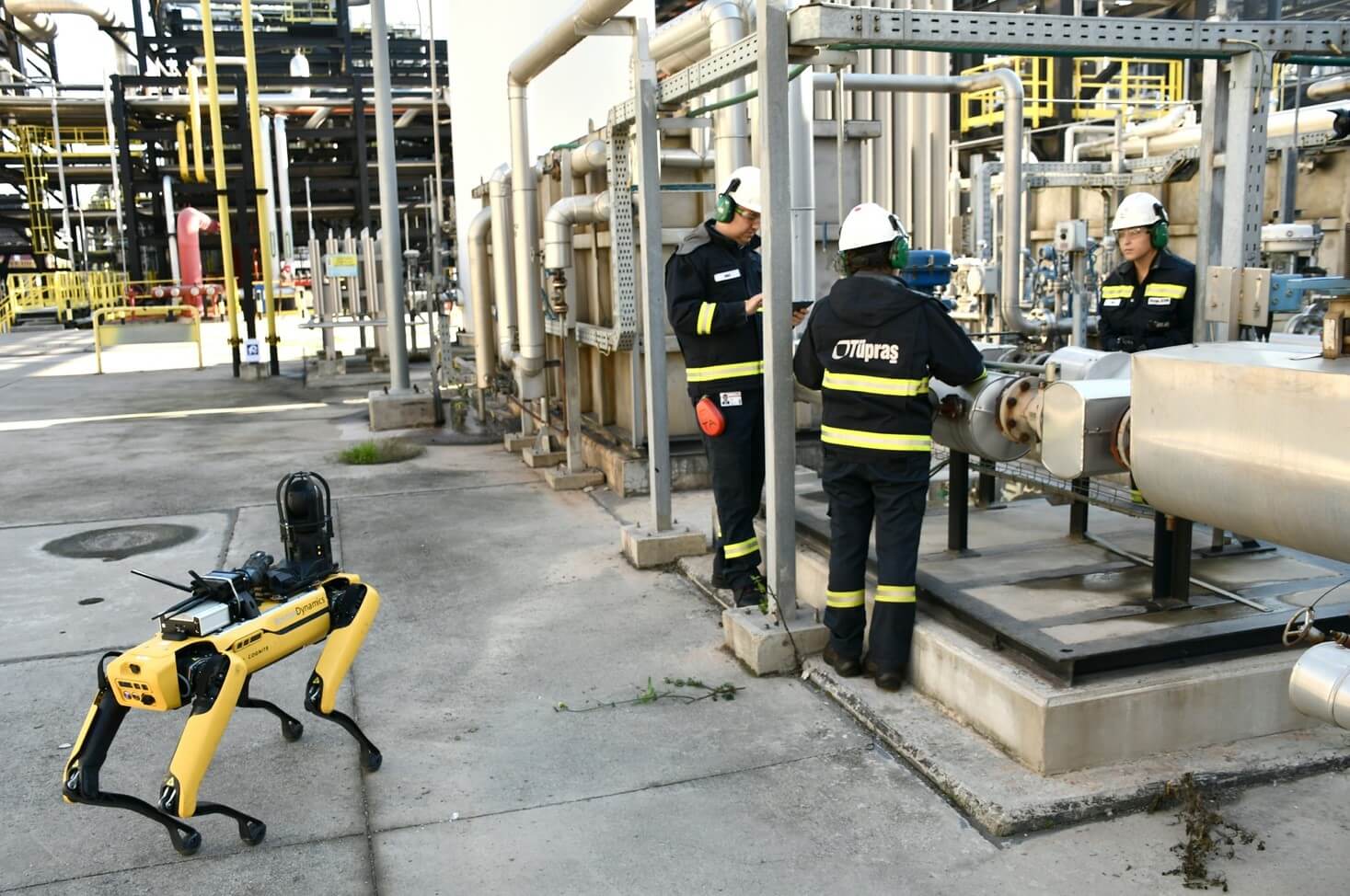Yapay Zekâ Destekli Robotlar Fabrikalarda İşe Başladı